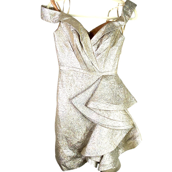 Mac Duggal METALLIC‎ OFF SHOULDER SIDE RUFFLE MINI DRESS, Oyster, Size 0, #68325 - Picture 4 of 8